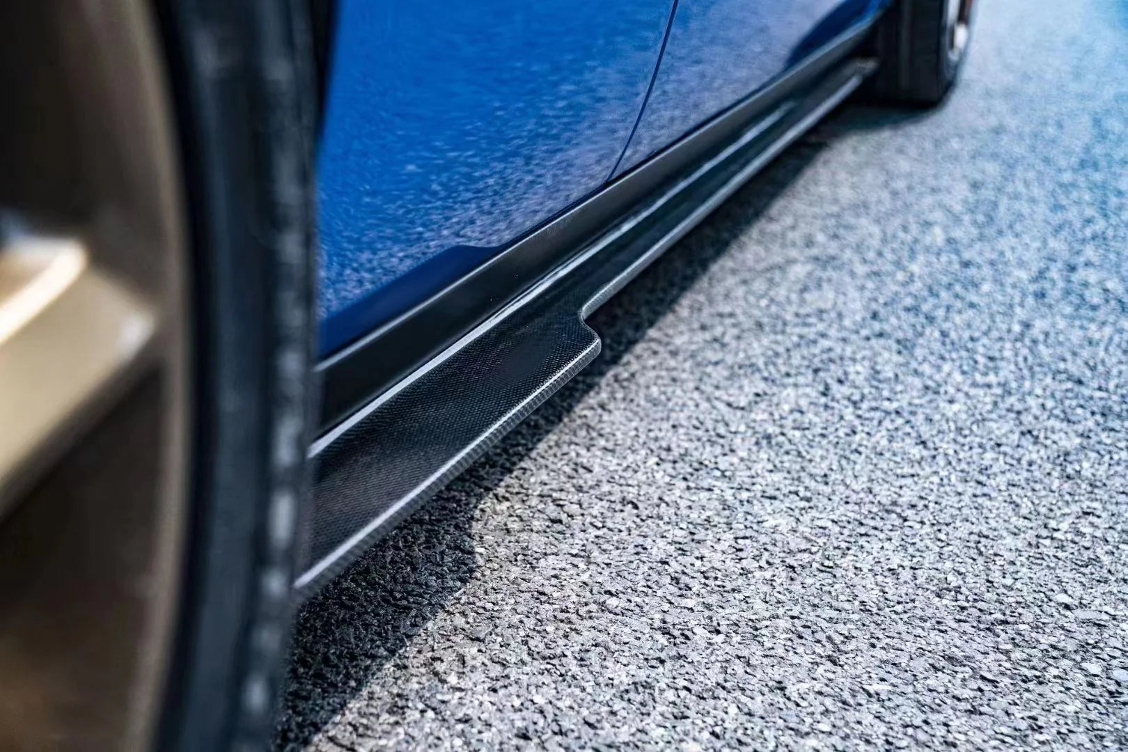 Carbon fiber Side Skirts For Dodge Challenger